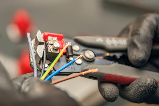 Best Home Electrical Repair  in Country Club Hills, MO